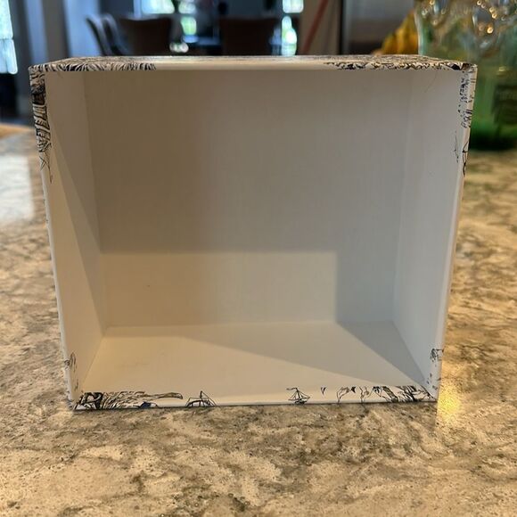 🎁 Dior Gift Box – Blue Toile de Jouy Print - Picture 3 of 3